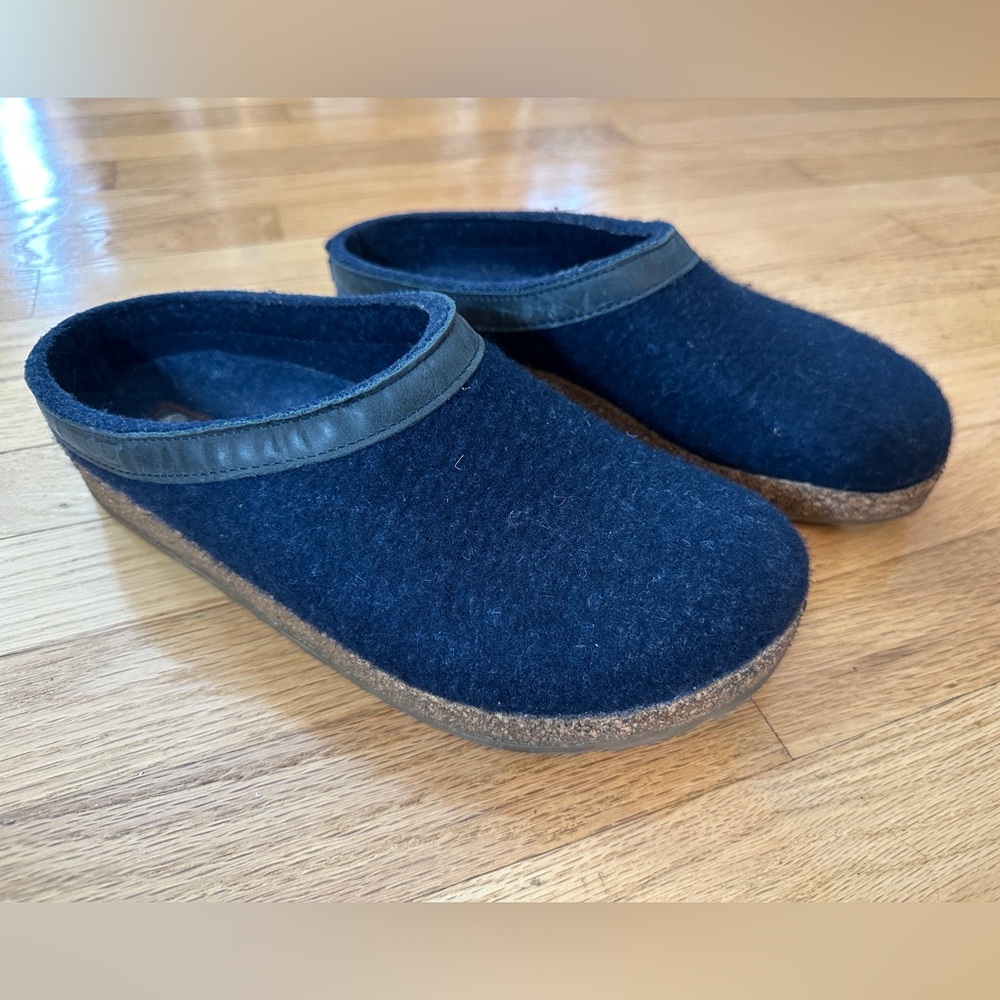 Haflinger navy wool clog - size 42 . Men’s 9. Women’s 11.